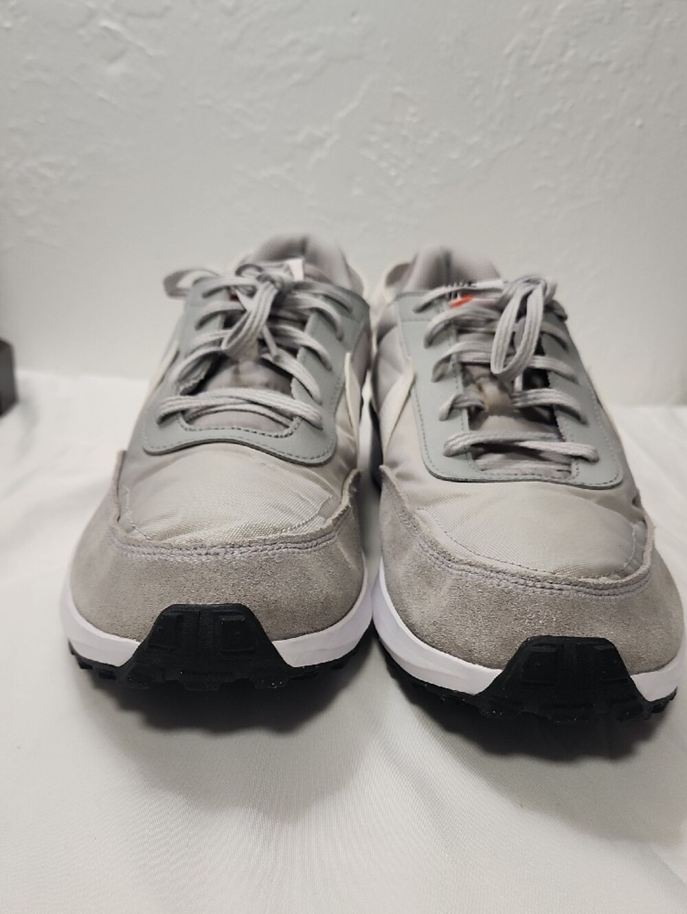 Nike Men's Light Grey Casual Sneakers - Picture 7 of 7